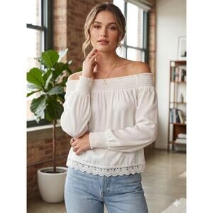 EXPRESS XS Ivory Off The Shoulder Blouse Smocked Lace Hem Boho Romantic Top Whit